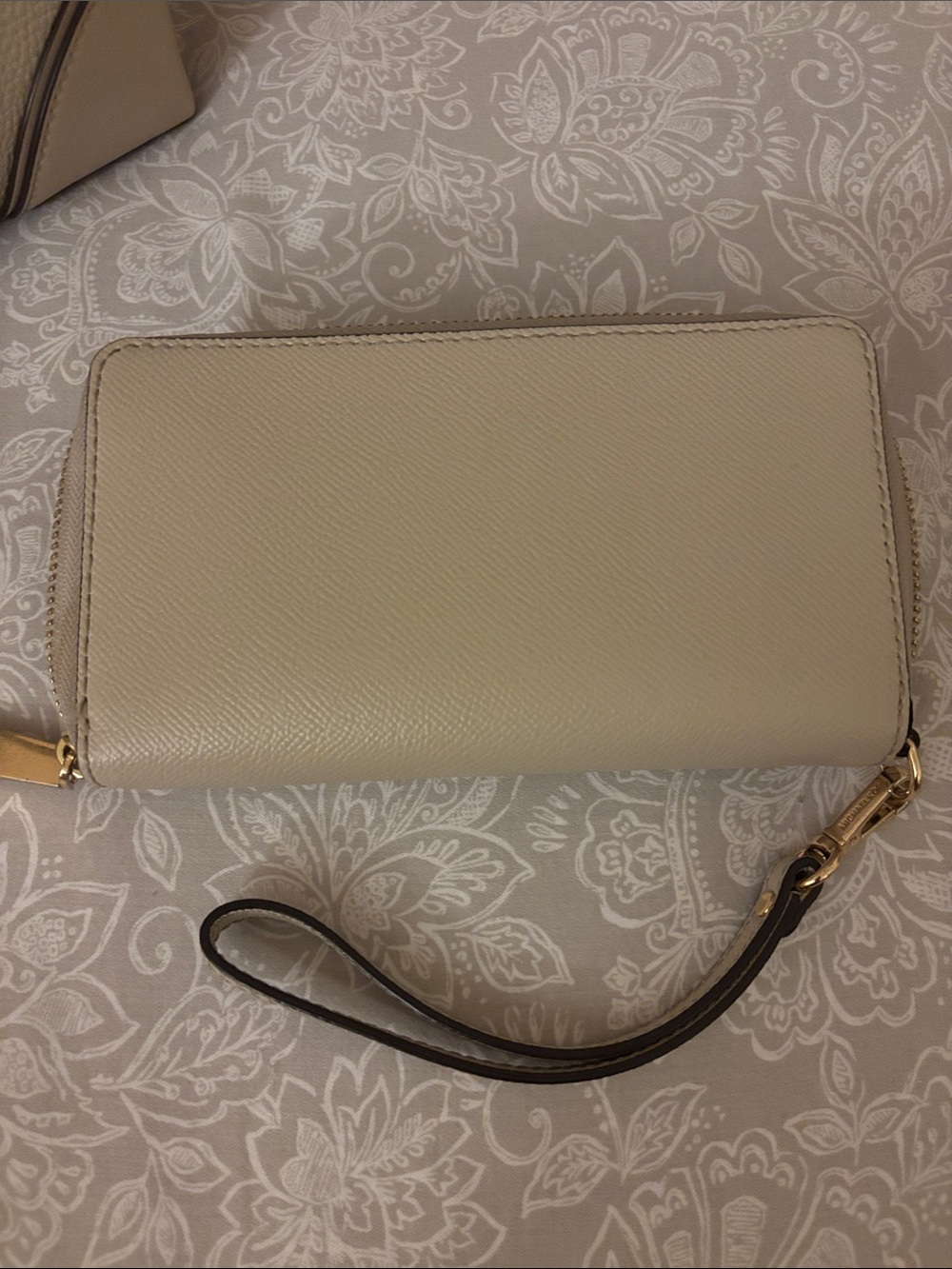 Michael Kors Beige Pebbled Leather Tote with Gold Charm & Wallet - Picture 11 of 11